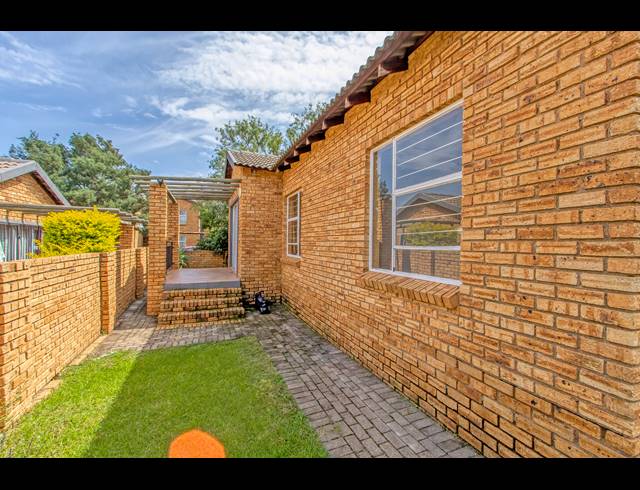 3 BEDROOM TOWNHOUSE FOR SALE IN HONEYPARK
